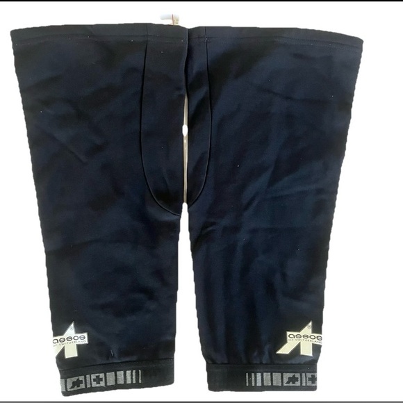 Assos Other - Assos Spring Fall Knee Warmers Black One Size cycling